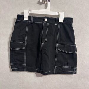 Cargo mini skirt with a modern Y2K-inspired aesthetic size Medium Hesperous